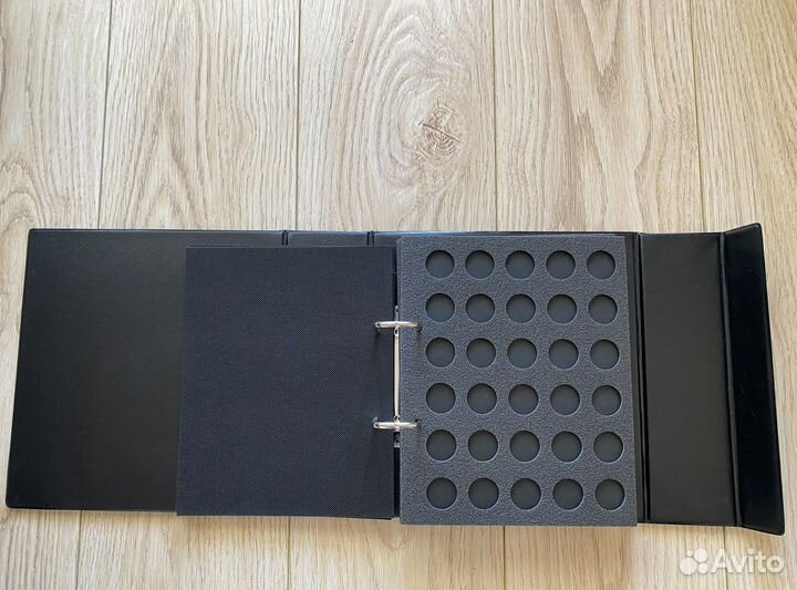 Альбомы для монет и листы для значков/пробок