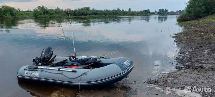 Лодка с мотором
