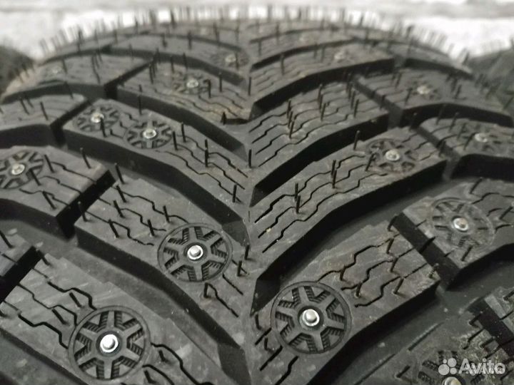 Michelin X-Ice North 4 205/55 R17 95T