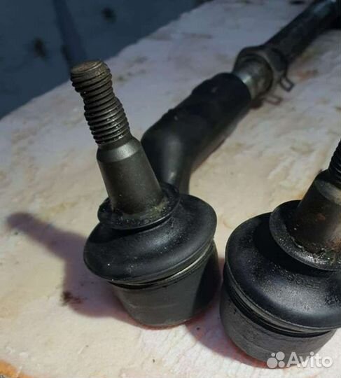 Наконечник тяги рулевой правый Mazda 3 Mazda 5