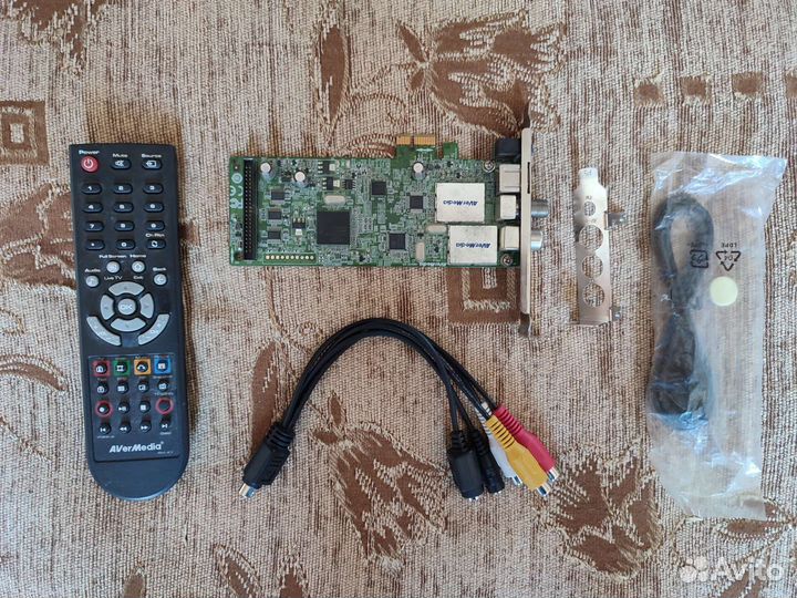 TV-тюнер AverMedia Satellite Trinity