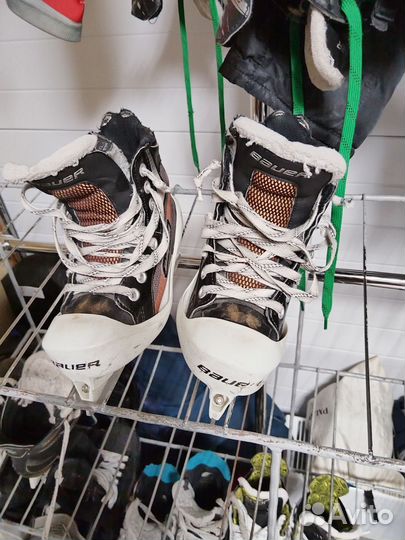 Коньки хоккейные вратарские б/у bauer