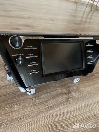 Штатная магнитола на toyota camry 70