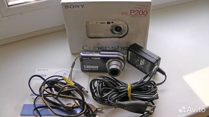 Компактный фотоаппарат Sony Cyber-Shot DSC P-200