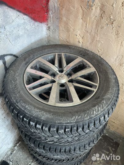 Toyota + Nokian Hakka 8 265/60 R18