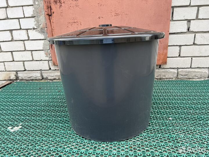 Бак пластиковый для мусора 75л