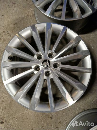 Оригинальные диски skoda R18