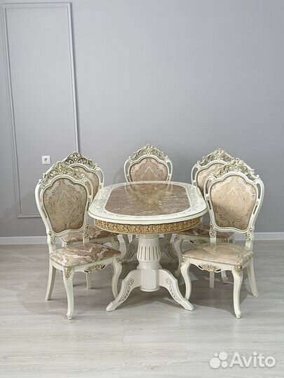 Кухонный стол и стулья