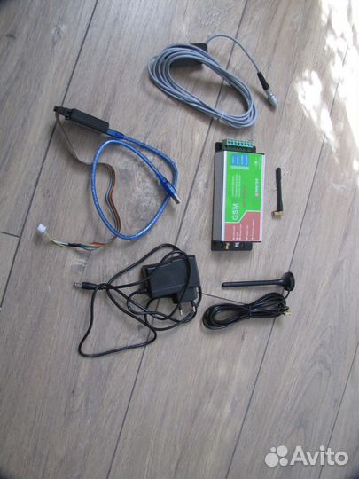 GSM контроллер температуры и влажности WF-TP02B