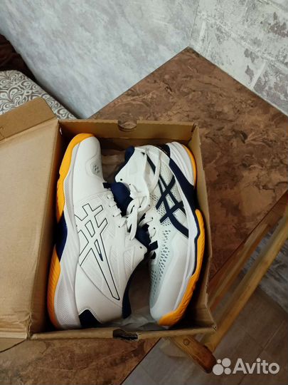 Волейбольные кроссовки asics мужские