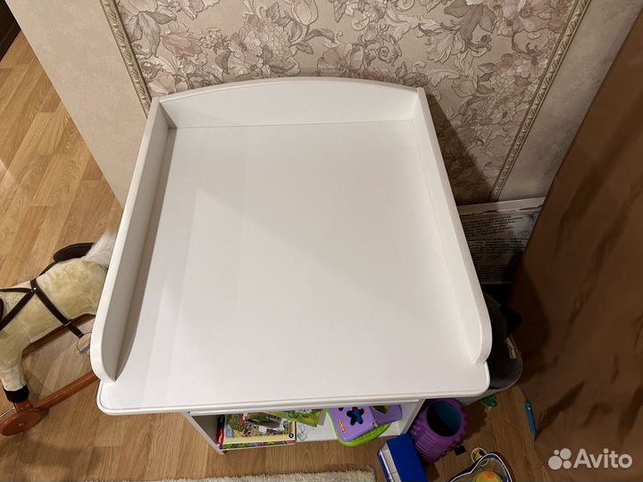 Пеленальный столик