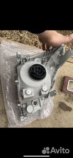 Toyota premio 240 фара