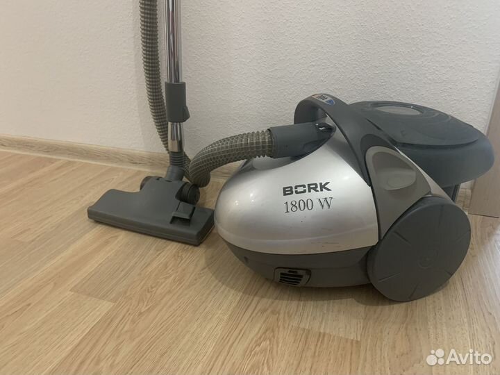 Пылесос Bork Германия VC AHB 8718 SI