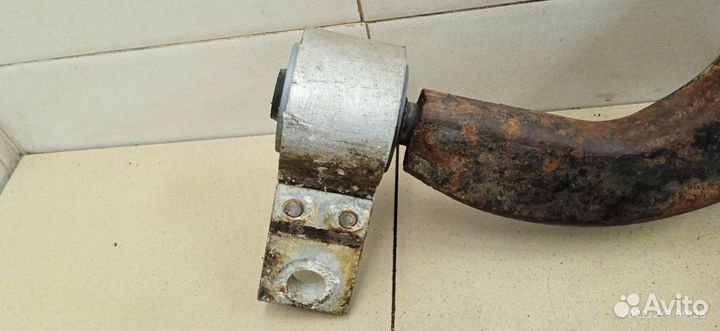 Рычаг передний правый Fiesta 2001-2007