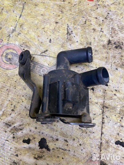 Помпа Bmw 7-Series F01 N63B44 2008