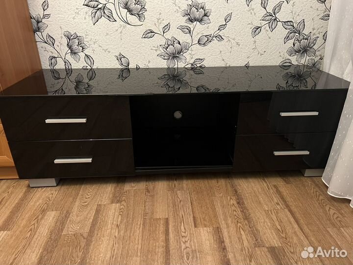 Тумба под телевизор