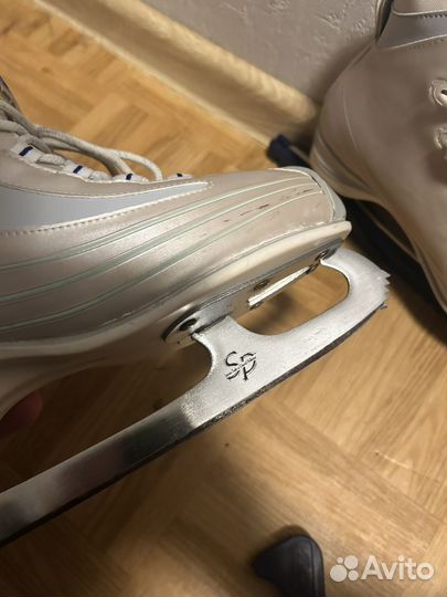 Коньки фигурные CCM 42 размер
