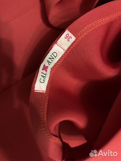 Вечернее красное платье