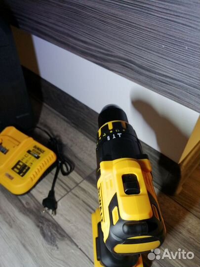 Шуруповерт dewalt 709 ударный