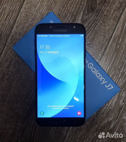 Телефон Samsung Galaxy J7