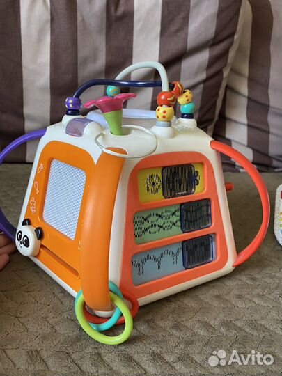 Игрушка бизиборд