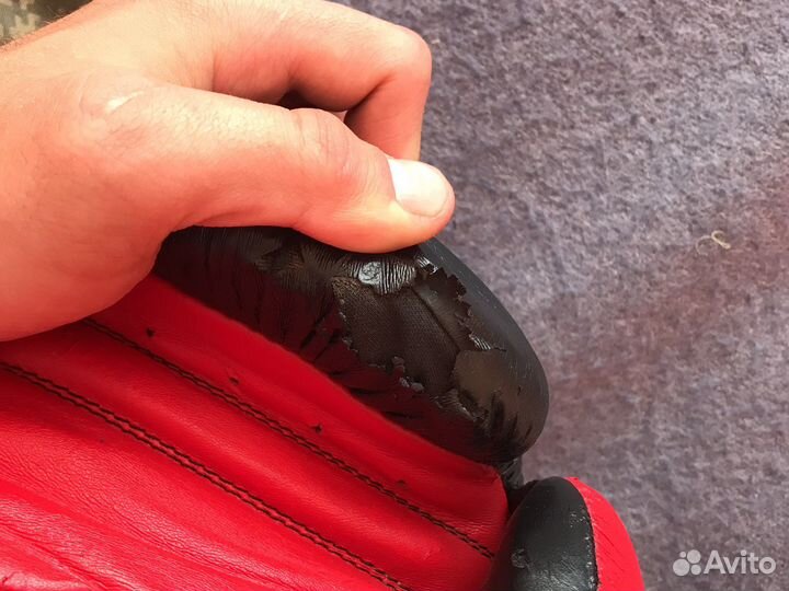 Боксерские перчатки