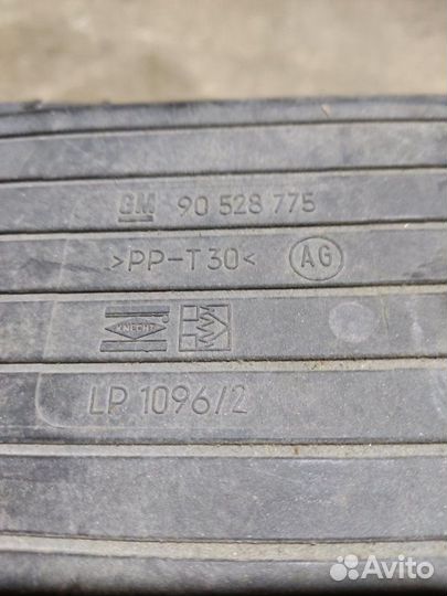 Корпус воздушного фильтра Opel Astra F универсал