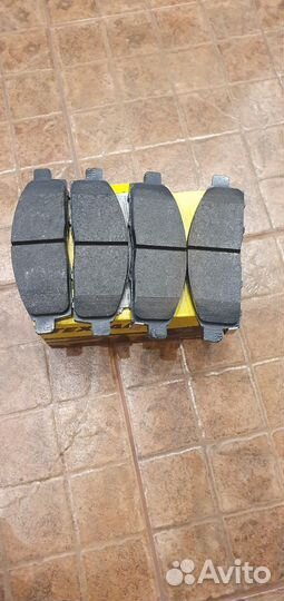 Тормозные колодки передние mitsubishi pajero sp