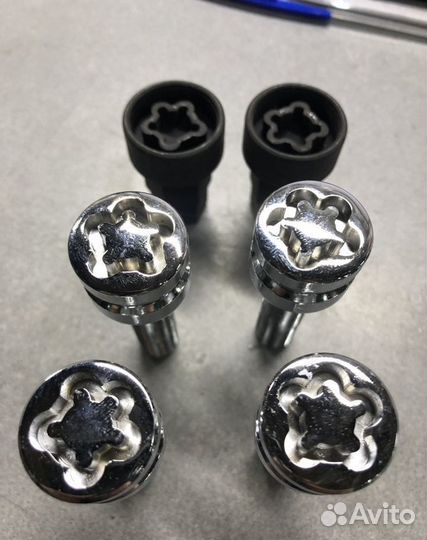 Болты секретные 12x1,25x41mm вектор