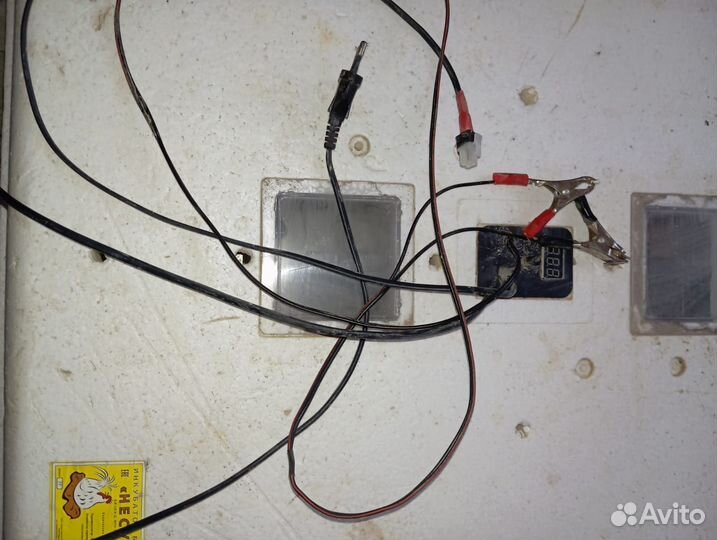 Инкубатор на 104 яйца