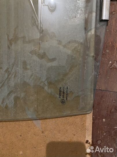 Стекло заднее правое на Toyota camry 50,55
