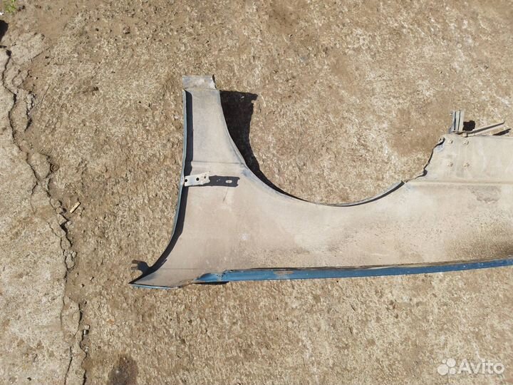 Крыло переднее правое Audi 80 B3 89/B3 1990 audi80