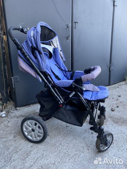 Прогулочная коляска