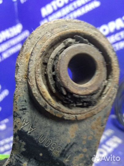 Рычаг задний нижний правый Ford Focus 2 седан 2008