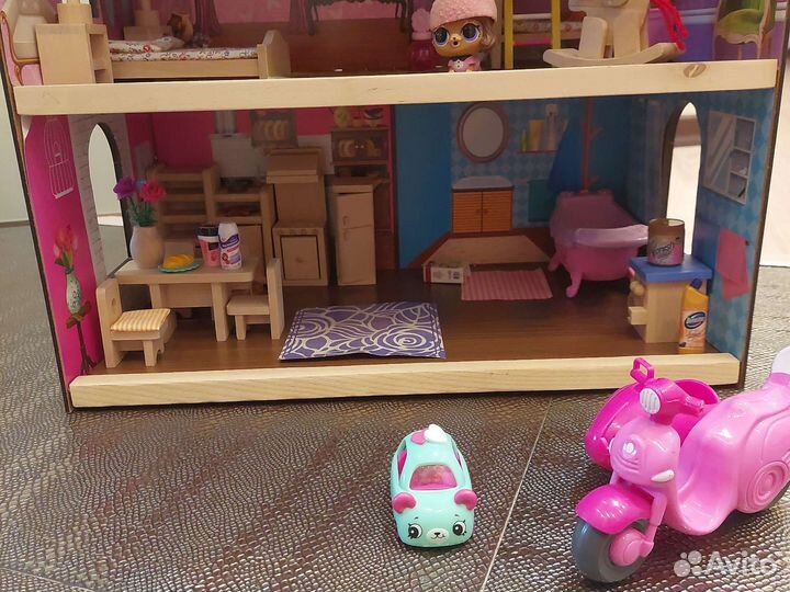 Домик кукольный с мебелью, куклами и аксессуарами