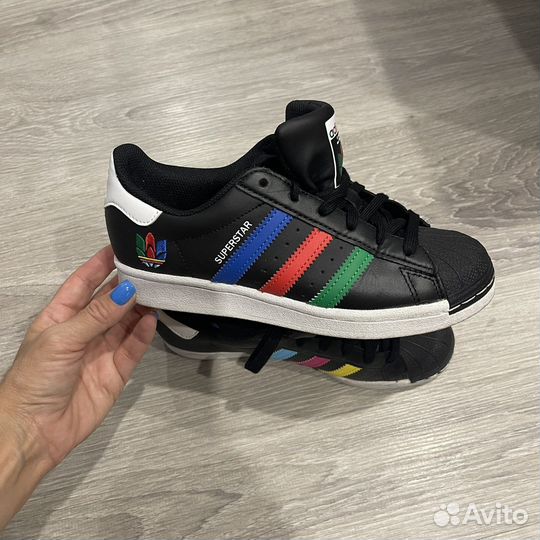 Кроссовки женские adidas 36 размер