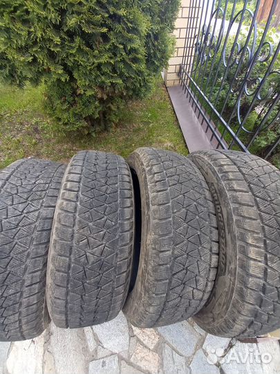 Bridgestone Blizzak DM-V2 235/55 R20 102T