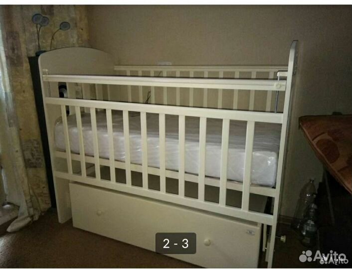 Детская кроватка с матрасом