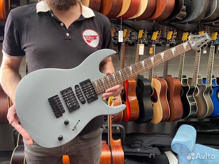 Электрогитара форма ibanez