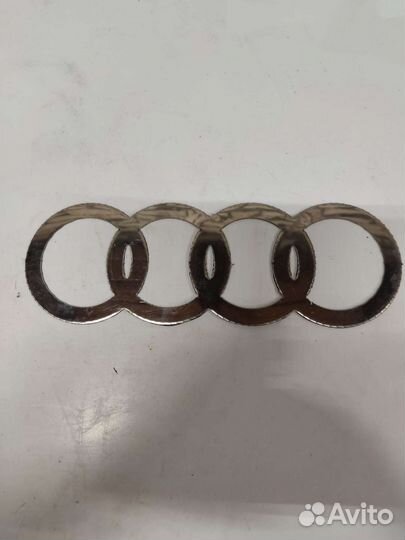 Значок на решетку радиатора Ауди 80,100