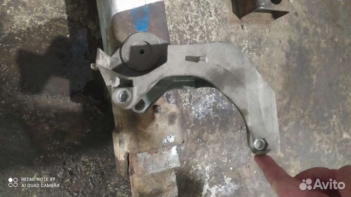 Кранштейн генератора Калина Гранта