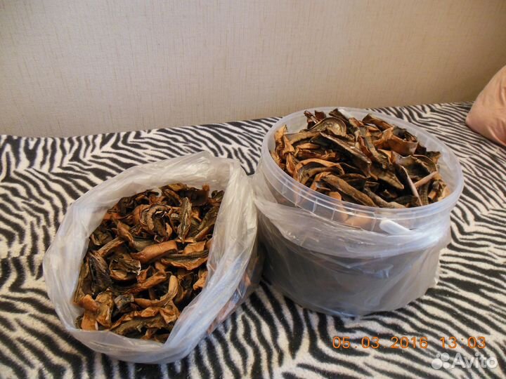 Грибная икра, грибы соленые и сушёные, морошка