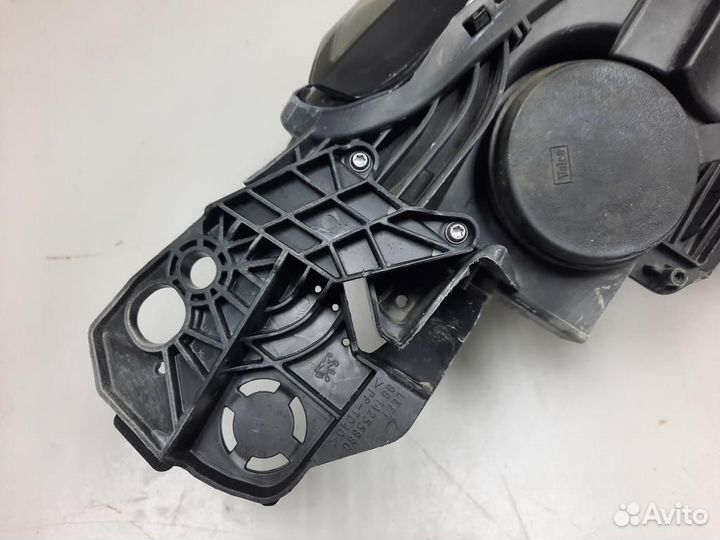 Фара левая peugeot 3008 / 5008 2016-2020 981047818