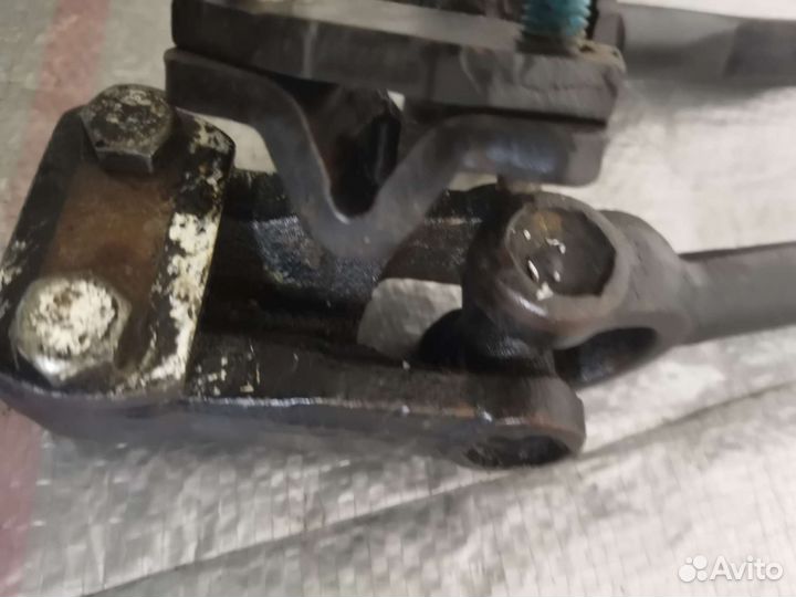 Рулевой карданчик Форд Сиерра.Скорпио