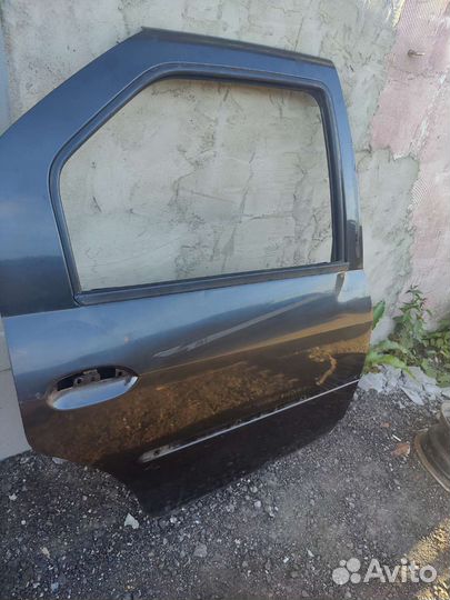 Задняя правая дверь Renault Logan