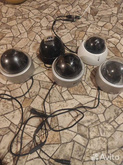 Регистратор видеонаблюдения и 5 камер