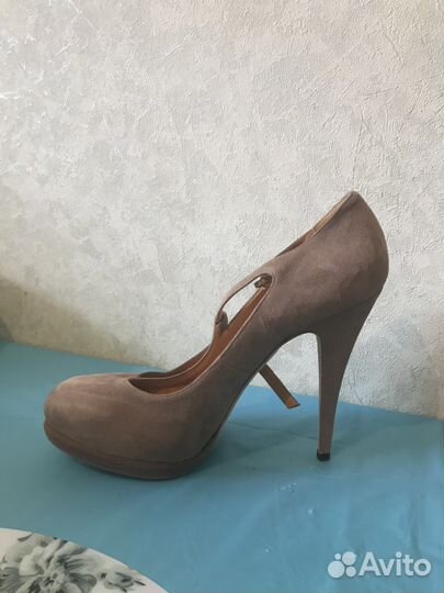 Туфли на каблуке Capezzani (новые) -Италия