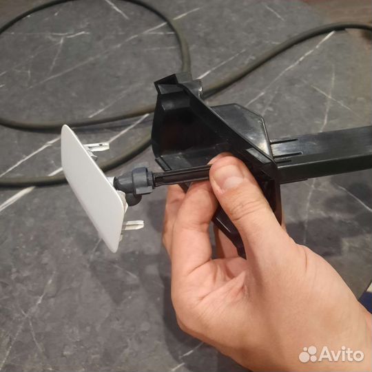 Форсунка омывателя фары правая Opel Astra J