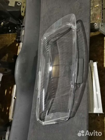 Стекло правой фары audi a6 с6