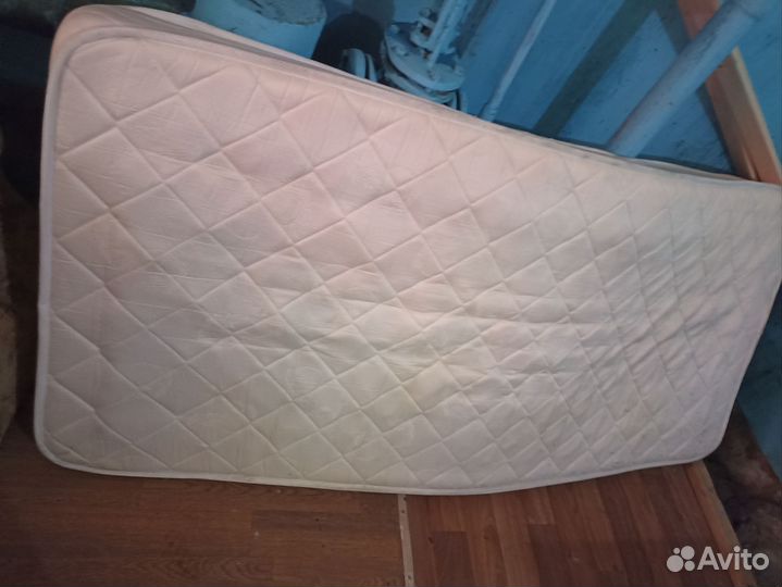 Матрас90на 200